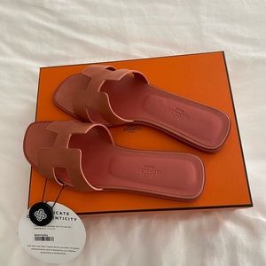🛑SOLD🛑 New - Hérmes Oran Sandals - Rouge Blush | Size 38.5